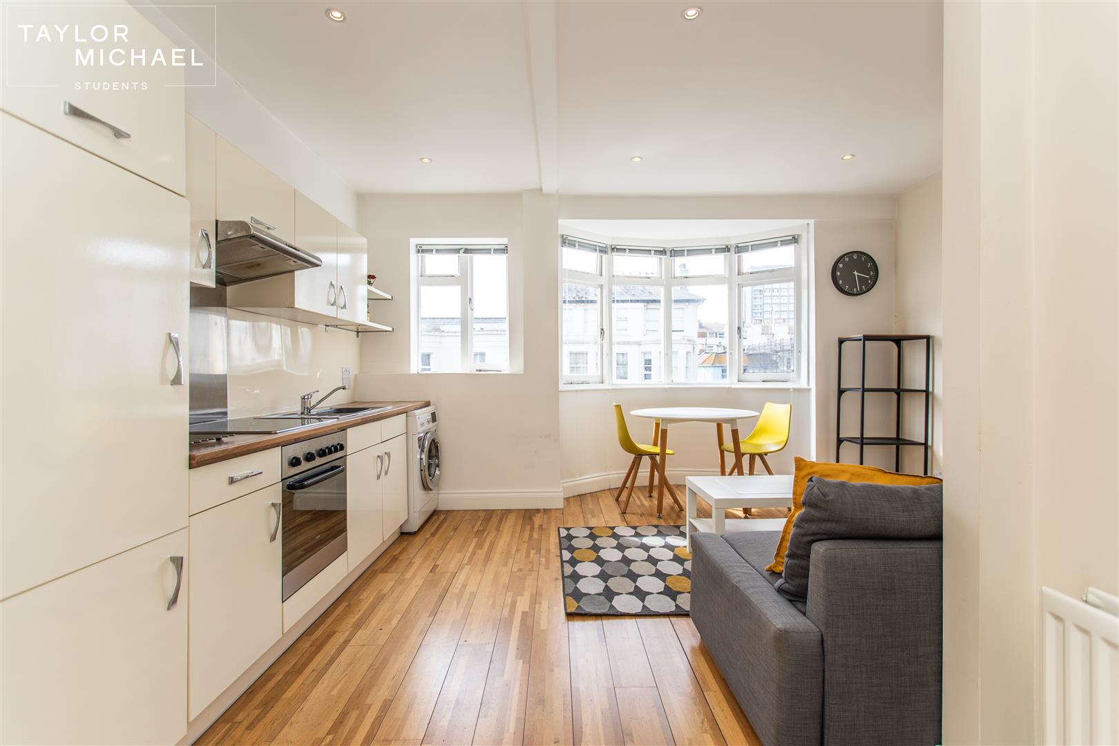 Kitchen / Living Room